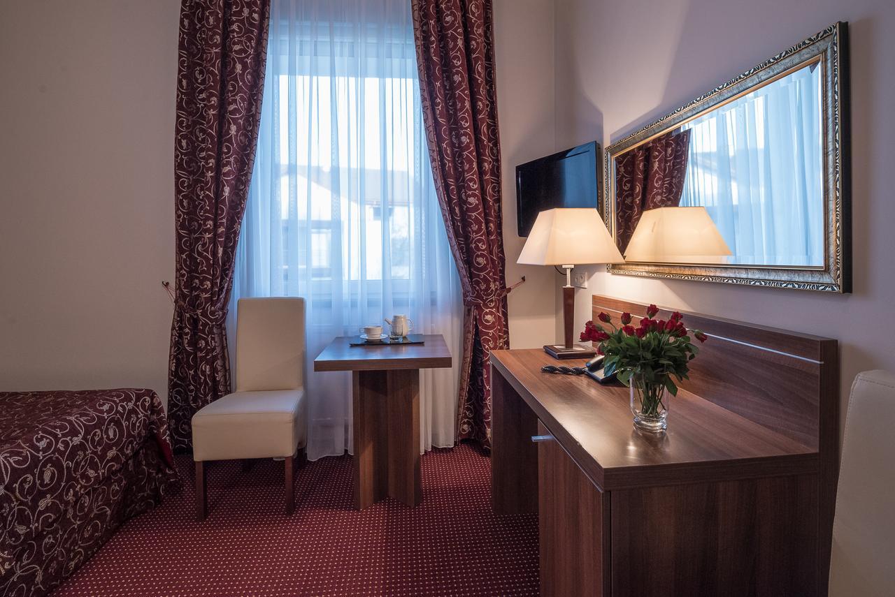 Jasek Premium Hotel فروتسواف المظهر الخارجي الصورة